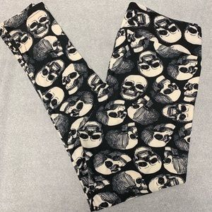 Lularoe Skull leggings - TC Tall & Curvy.